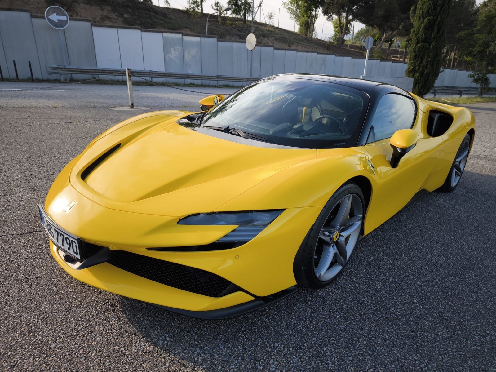 Ferrari SF90 Spider — photo 3